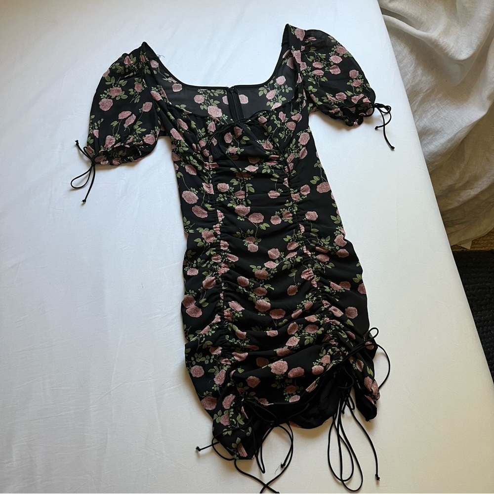 FOR LOVE & LEMONS black floral print puff short sleeve ruched mini dress